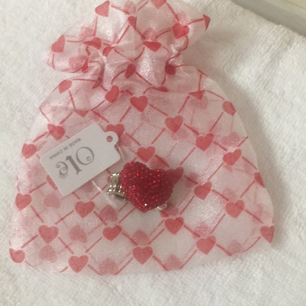 RED RHINESTONE HEART RING